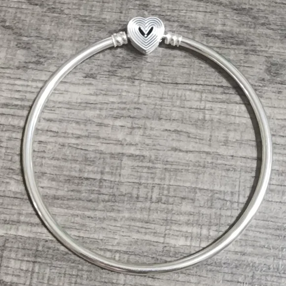 Pandora Radiating Heart Clasp Bangle Sterling silver - Picture 4 of 10